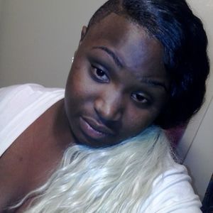 Meet your Posher, Simone